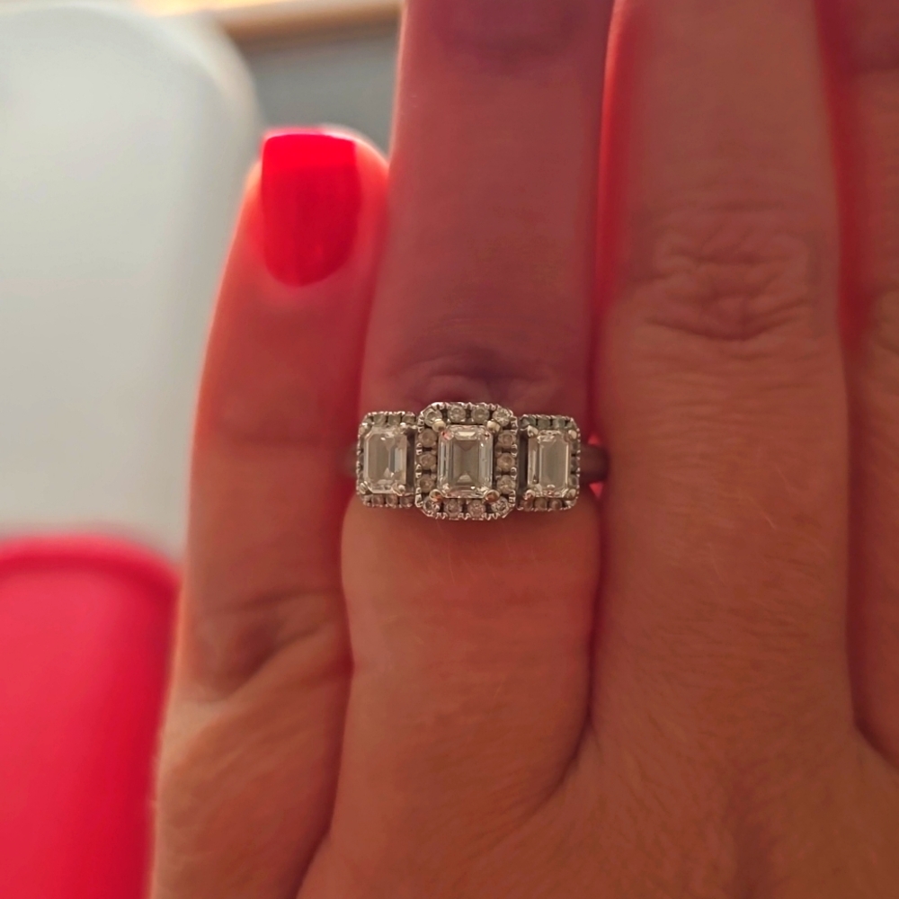 Vera Wang Love 3 stone engagement ring